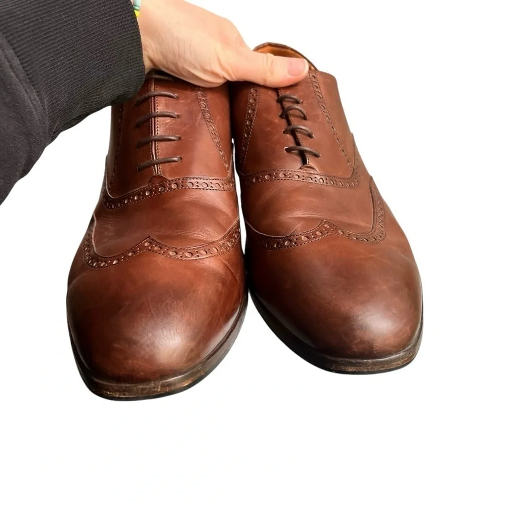 WOLF & SHEPHERD Senna Wingtip Oxford Dress Shoe in Maple Brown
